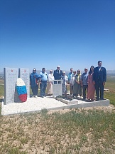 7 мая с.г. в преддверии 78-ой годовщины Победы в Великой Отечественной войне коллектив Генконсульства по традиции возложил цветы к могиле советских лётчиков и офицеров, погибших в 1944г. в провинции Чахармахаль и Бахтиари.